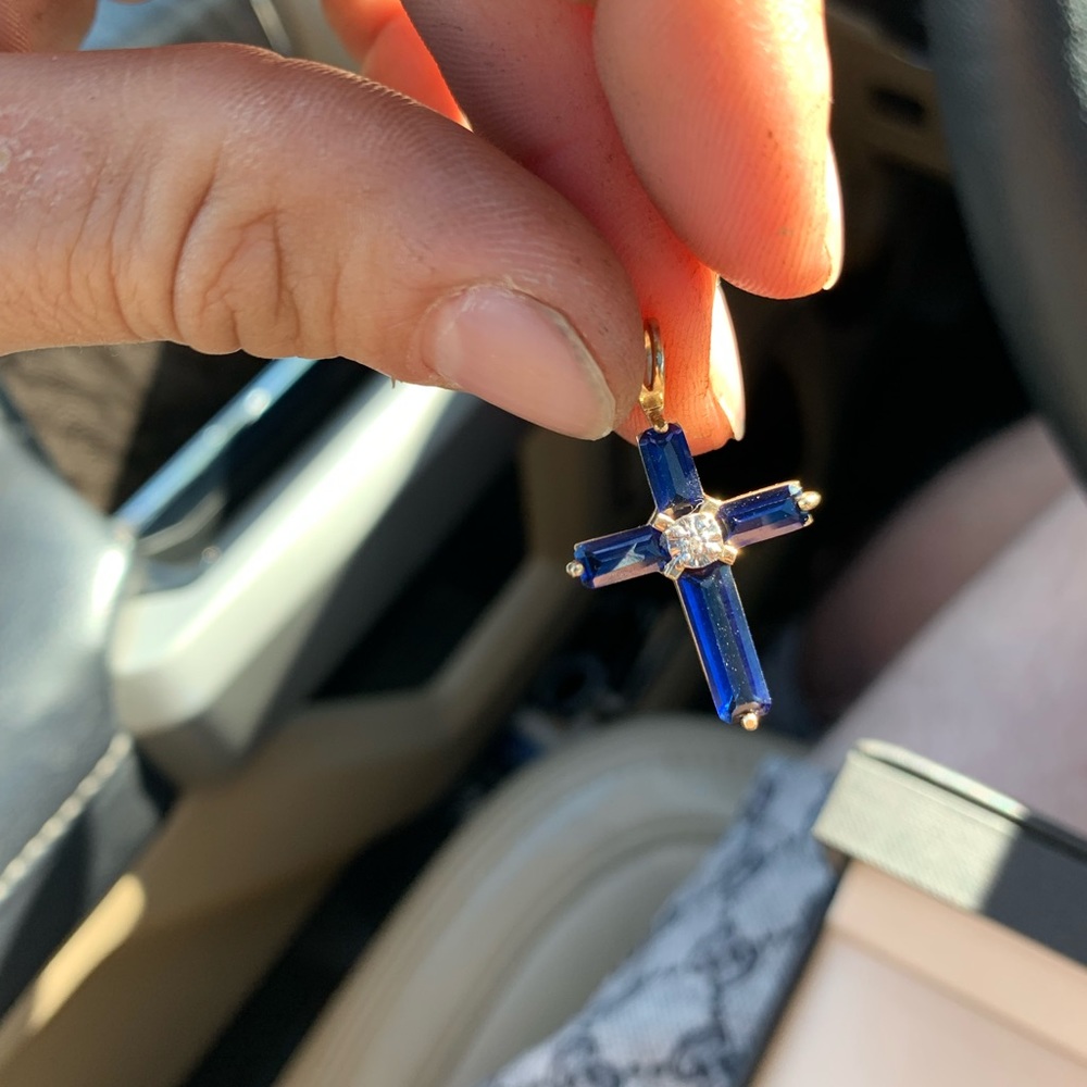 Sapphire cross pendent with real VVs diamond